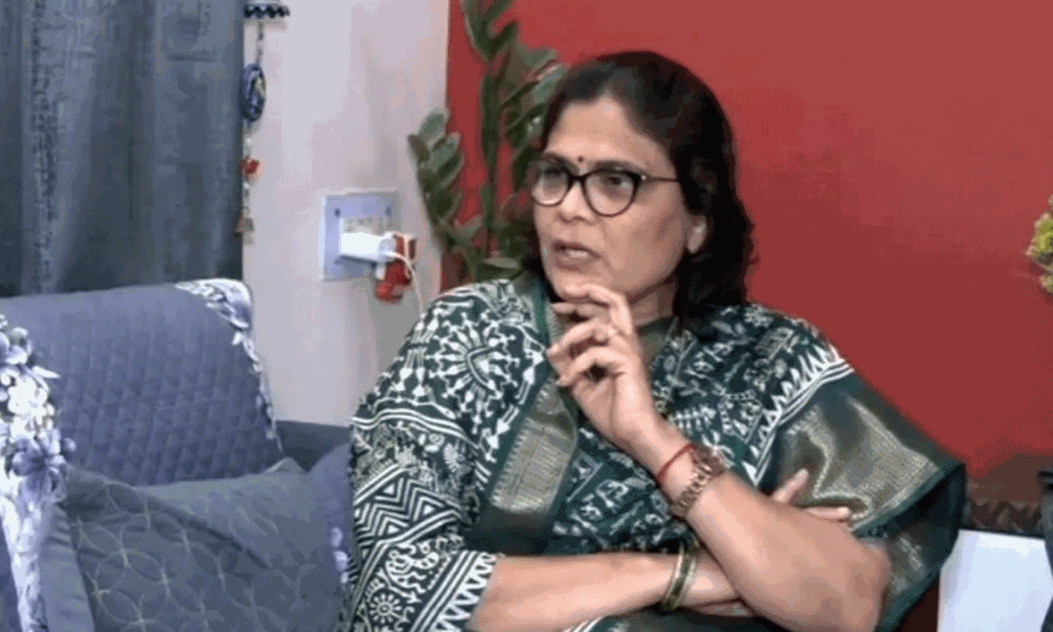 పుట్టింటికి మ‌రాఠా ఆడ‌బిడ్డ‌.. బీజేపీ కోసం భ‌ర్త‌నే వ‌దిలేసింది!