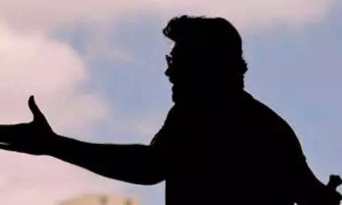 ఆ బాలీవుడ్ హీరోను ఆడియ‌న్స్ అలా యాక్సెప్ట్ చేస్తారా?