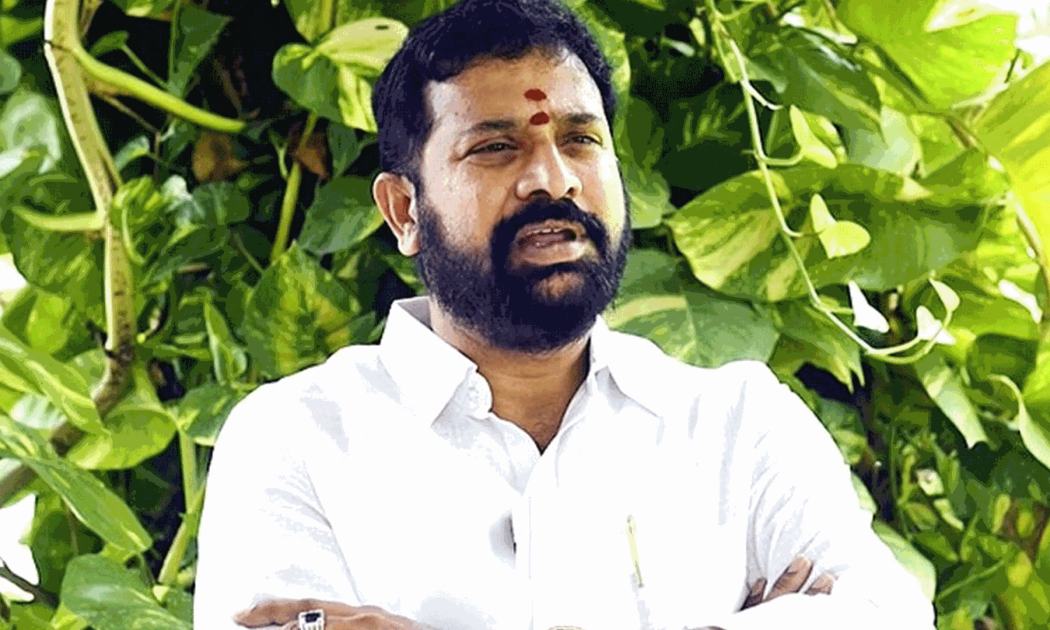 టెక్నికల్ గా వైసీపీ ఎమ్మెల్సీ...టీడీపీలో నో ఎంట్రీ !