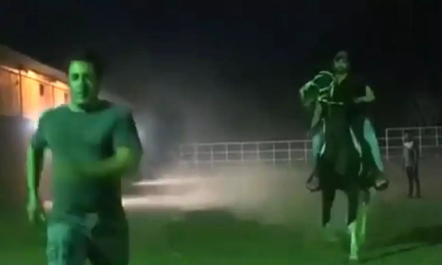 60 వ‌య‌సులో ఏంటిది అవ‌స‌ర‌మా అని ఫీల‌వుతున్న ఫ్యాన్స్!