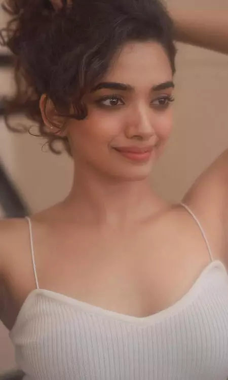 Saanve Megghanas Easy Smile Lights Up Instagram