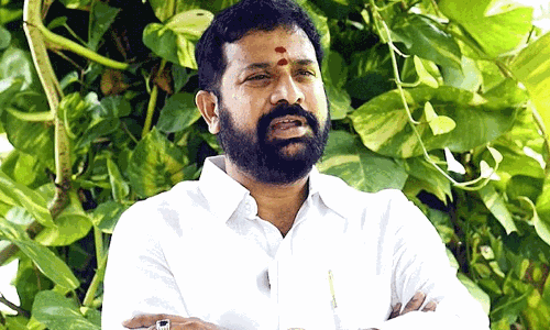 టెక్నికల్ గా వైసీపీ ఎమ్మెల్సీ...టీడీపీలో నో ఎంట్రీ !