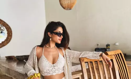 Ruhani Sharmas Crochet Beach Look – Pure Vacation Elegance!