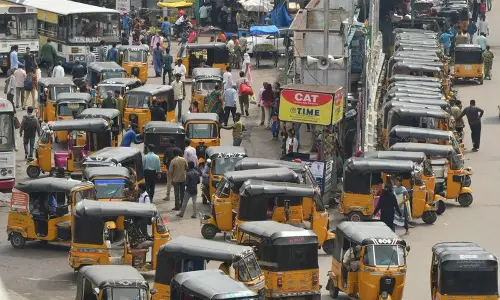 తెలంగాణ అసెంబ్లీని కుదిపేసిన‌ ఆటోడ్రైవ‌ర్లు .. రీజనేంటి?