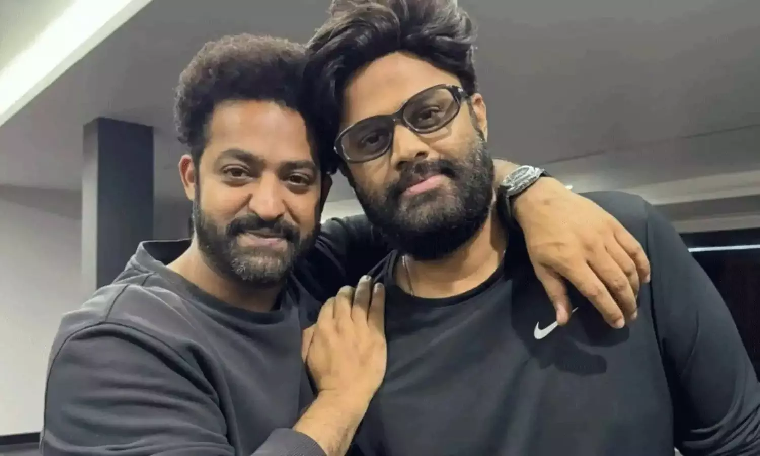 యువ‌నిర్మాతకు విలువైన ఆ మూడు కానుక‌లు