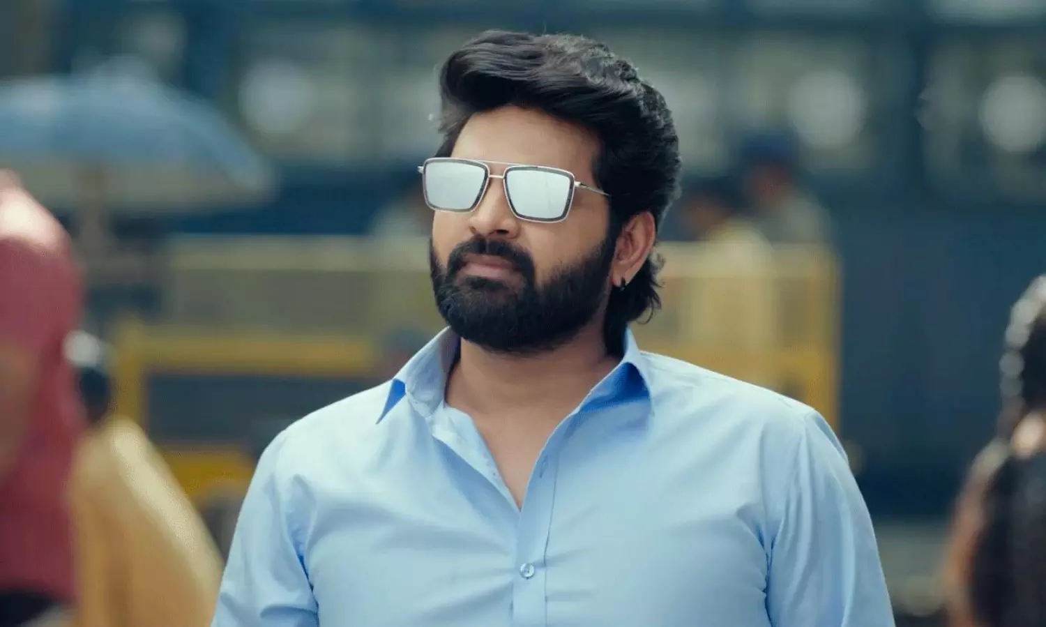 నారీ నారీ నడుమ టాలెంటెడ్ హీరో నారీ నారీ నడుమ టాలెంటెడ్ హీరో