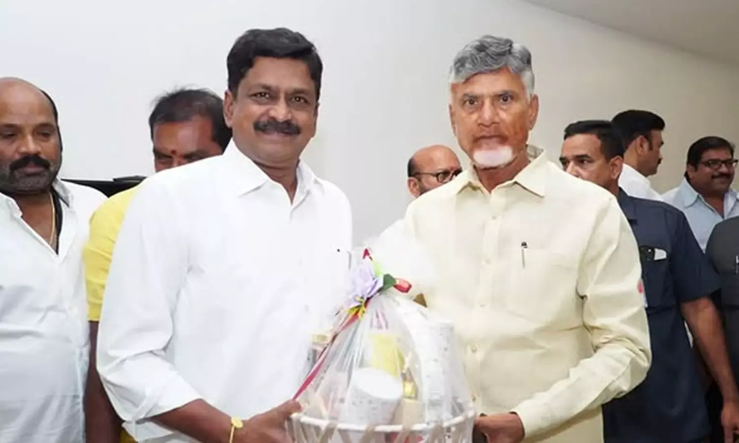 అదరగొట్టిన ఆర్థిక మంత్రి కేశవ్.. మిగిలిన మంత్రులు ఫాలో కావాలంటున్న సీఎం