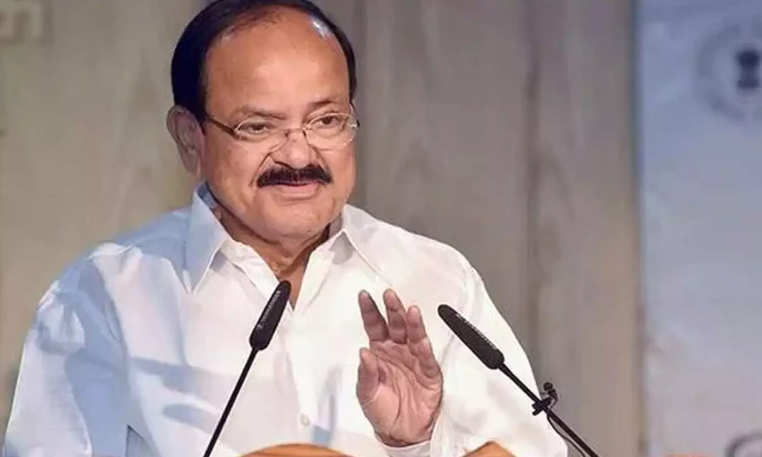 ఉచిత ప‌థ‌కాల‌ పై వెంక‌య్య హాట్ కామెంట్స్‌