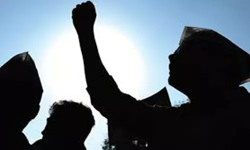 ఏపీ నేత‌ల మాట‌: బ‌య‌టికొస్తే.. ఖ‌ర్చ‌యిపోతాం.. !