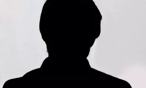 ప్రముఖ న‌టుడి ఇంట్లో గ‌న్ ఫైరింగ్ వెన‌క కార‌ణం?