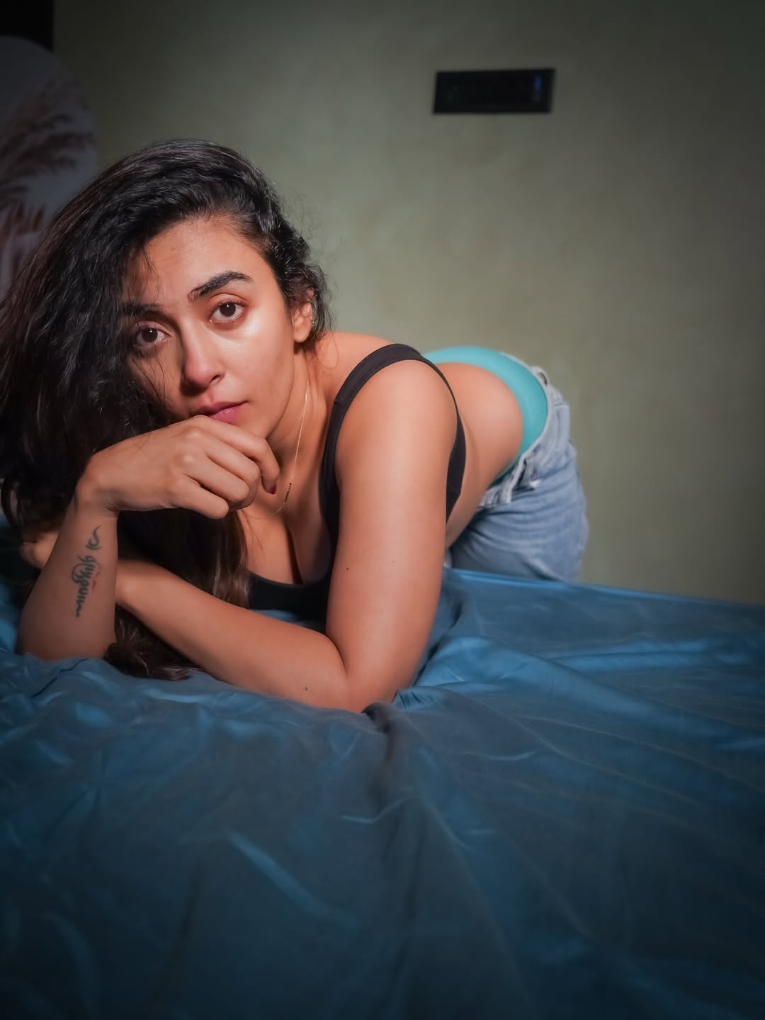 Jinal Joshi’s Sun-Kissed Moment Captures Hearts on Instagram Jinal Joshi’s Sun-Kissed Moment Captures Hearts on Instagram