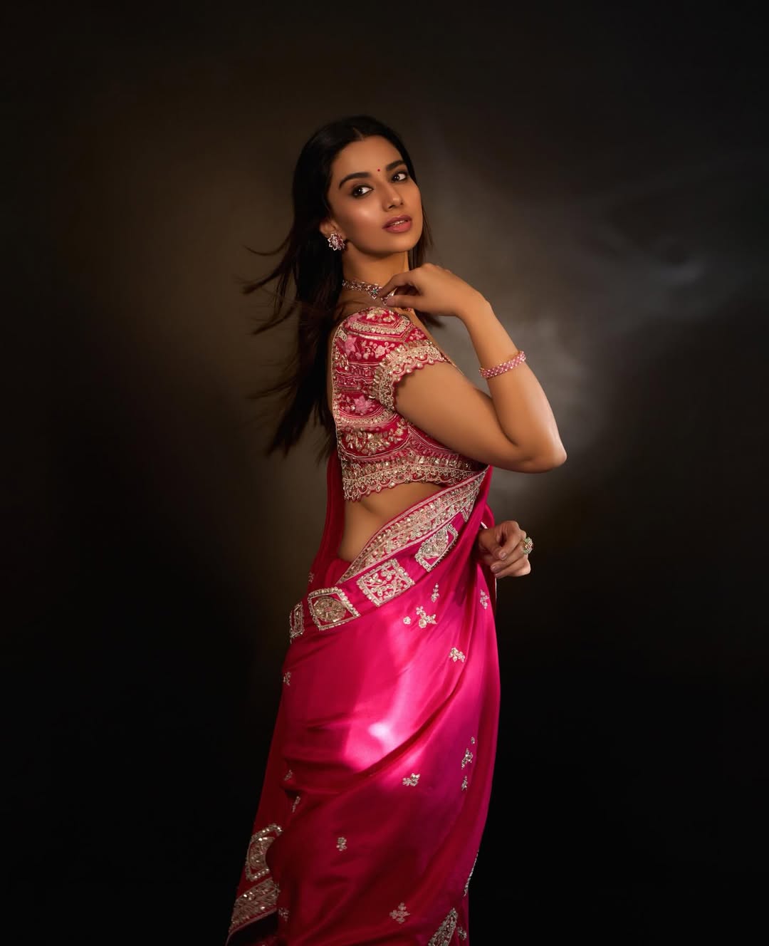 Meenakshi Chaudharys Saree Glam and Exciting 2026 Lineup Meenakshi Chaudharys Saree Glam and Exciting 2026 Lineup