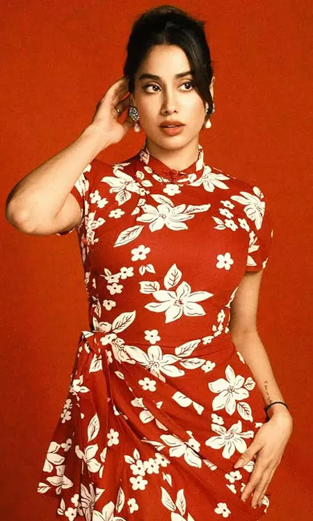 Janhvi Kapoor Starts 2026 on a Stylish Note