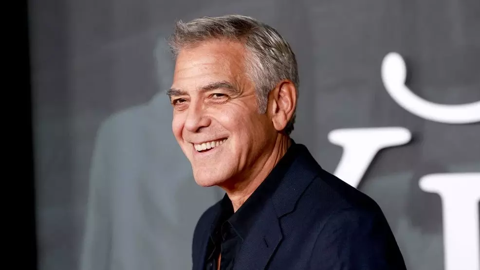 చ‌ర్చి వెనుక సీక్రెట్ గా ముద్దు పెట్టేసిన న‌టుడు!