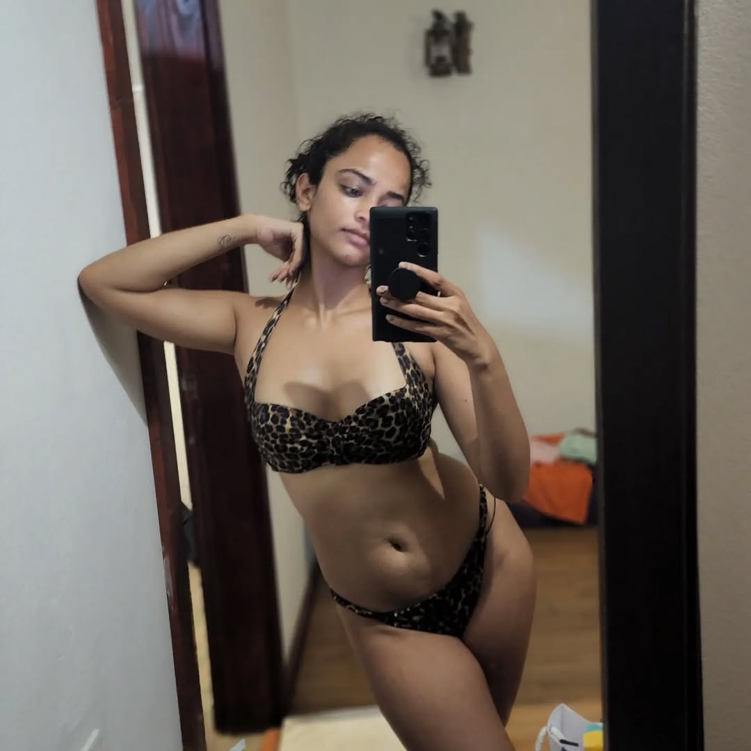 Anjali Sivaraman’s Fashion Statement: Leopard Print, Curly Hair, And Wild Elegance Anjali Sivaraman’s Fashion Statement: Leopard Print, Curly Hair, And Wild Elegance