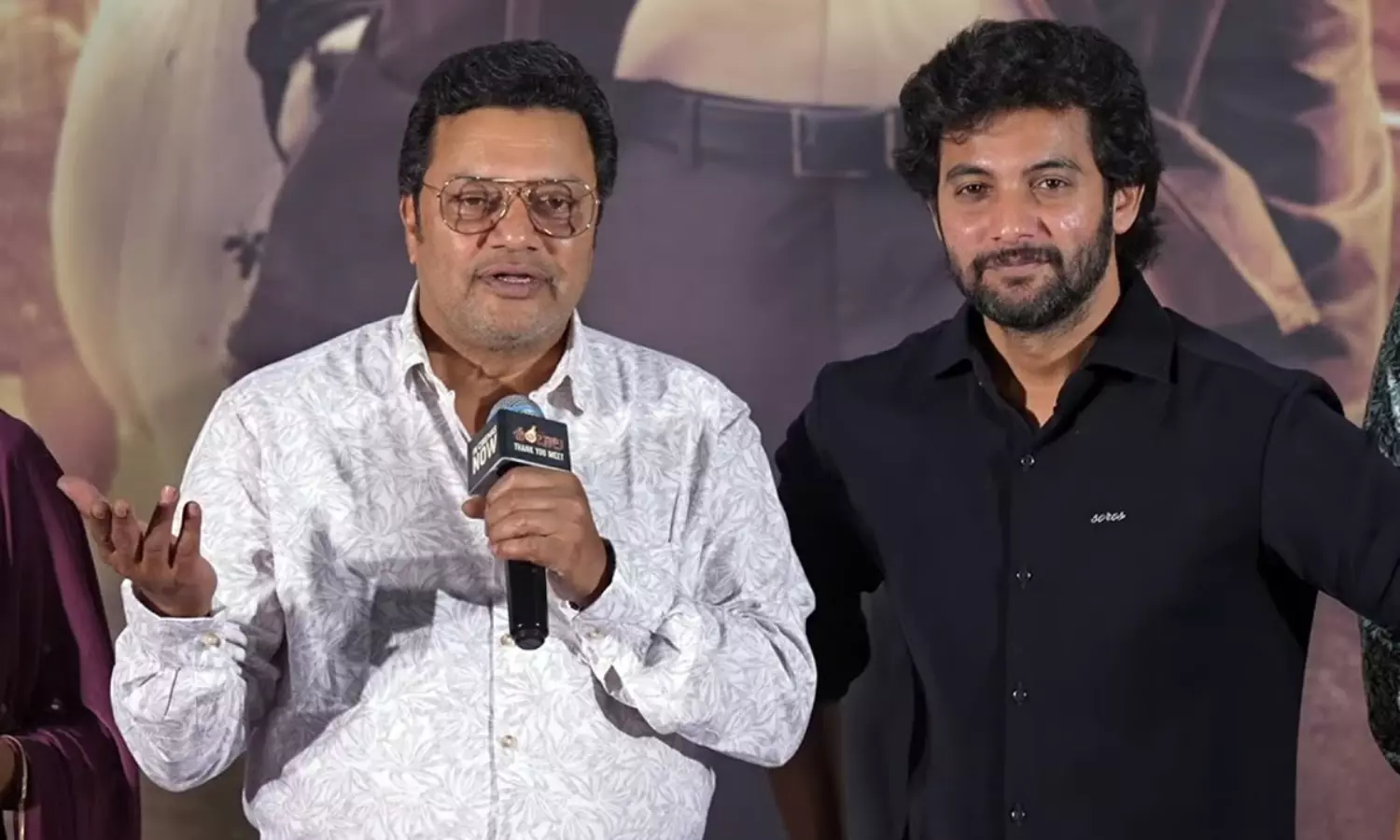 ఫ్లైట్ ఎక్కిన ప్ర‌తీ సారీ ప‌క్క సీట్ వారి నెంబ‌ర్ తీసుకుంటా