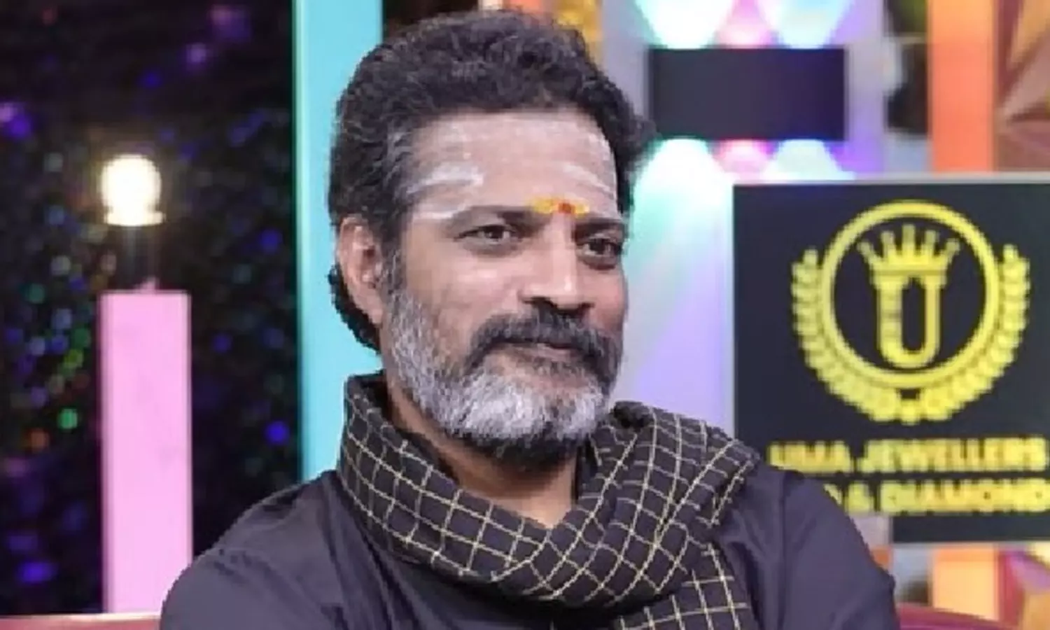 డ‌బ్బు పంప‌కం వాట‌ర్ బాటిల్ షేరింగ్ లా!