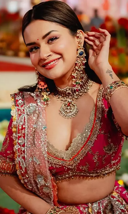 Avneet Kaur’s Traditional Look Is Just Awe
