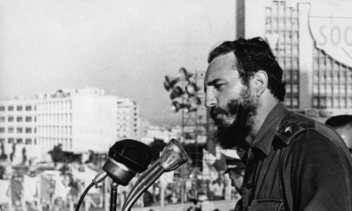 అమెరికాను ఎదిరించి.. బ‌తికి బ‌ట్ట‌క‌ట్టిన ఒకే ఒక్క దేశాధినేత‌!