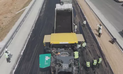 రోడ్డు నిర్మాణంలో ఎక్స్‌ప్రెస్‌ వేగం.. రెండు గిన్నిస్ రికార్డులు నమోదు!