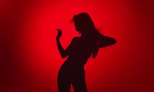 ఇలాగైతే ఐటం భామ‌ల ప‌రిస్థితి ఏంటి?