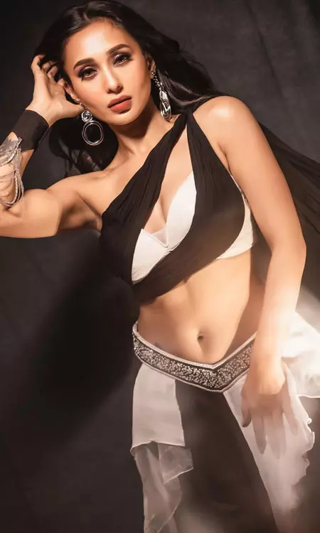Mimi Chakraborty Teases Ghostly Glam: Dekha Hok 23 January!