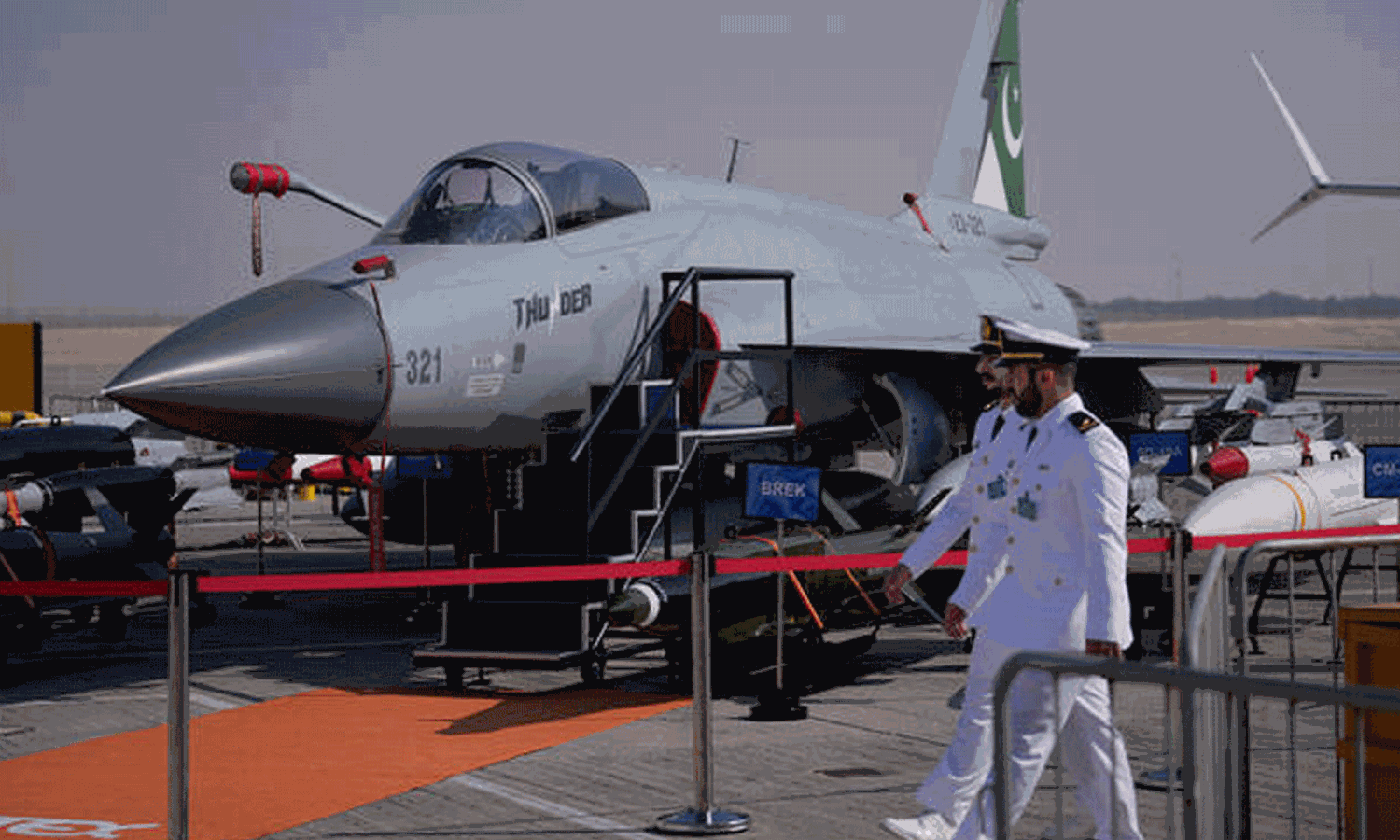 వాపును చూసుకొని బలుపు.. భారత్ తో యుద్ధాన్ని క్యాష్ చేసుకుంటున్న పాకిస్తాన్