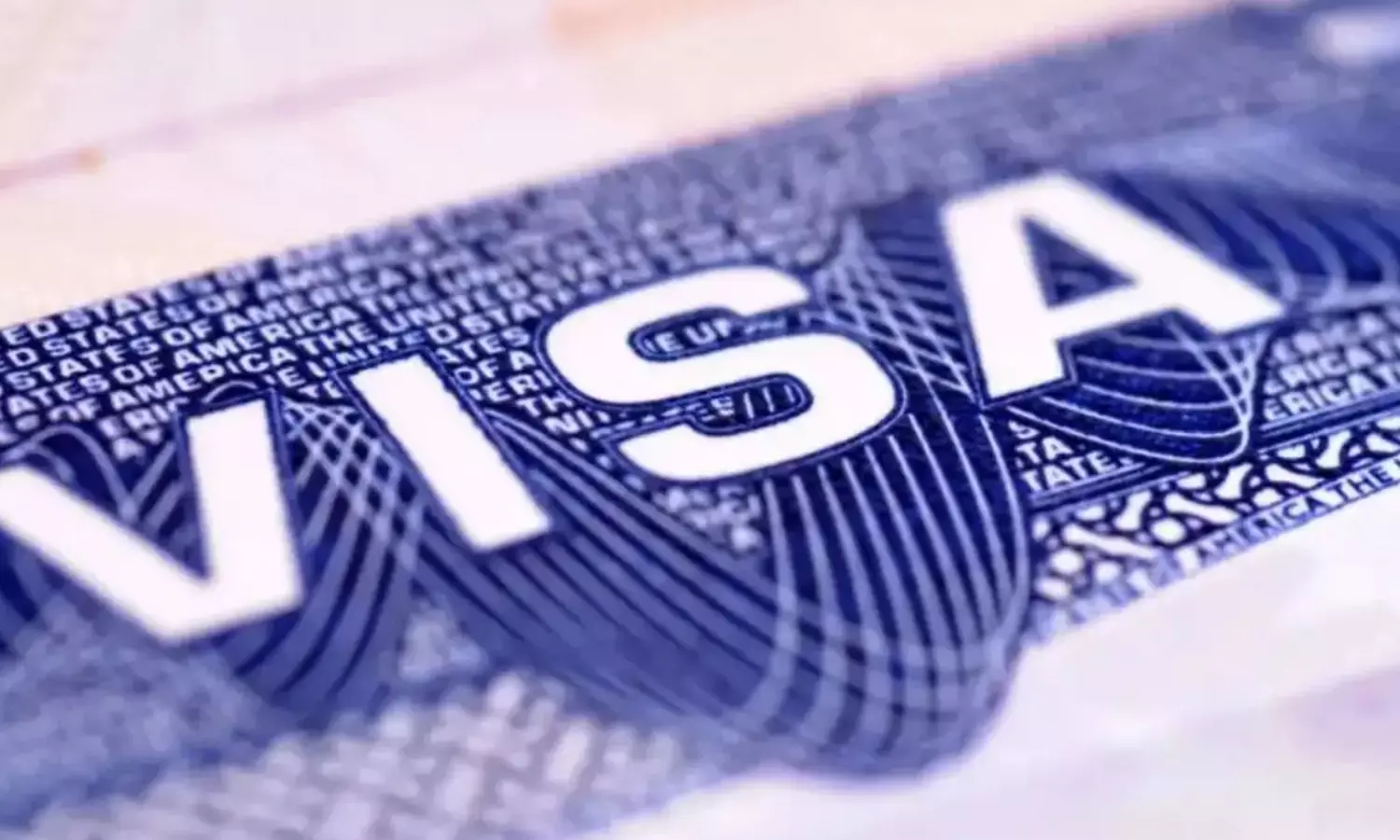 అమెరికాలో భారతీయులకు రెడ్ అలర్ట్: చట్టాలు అతిక్రమిస్తే వీసా రద్దు.. దేశ బహిష్కరణ తప్పదు!