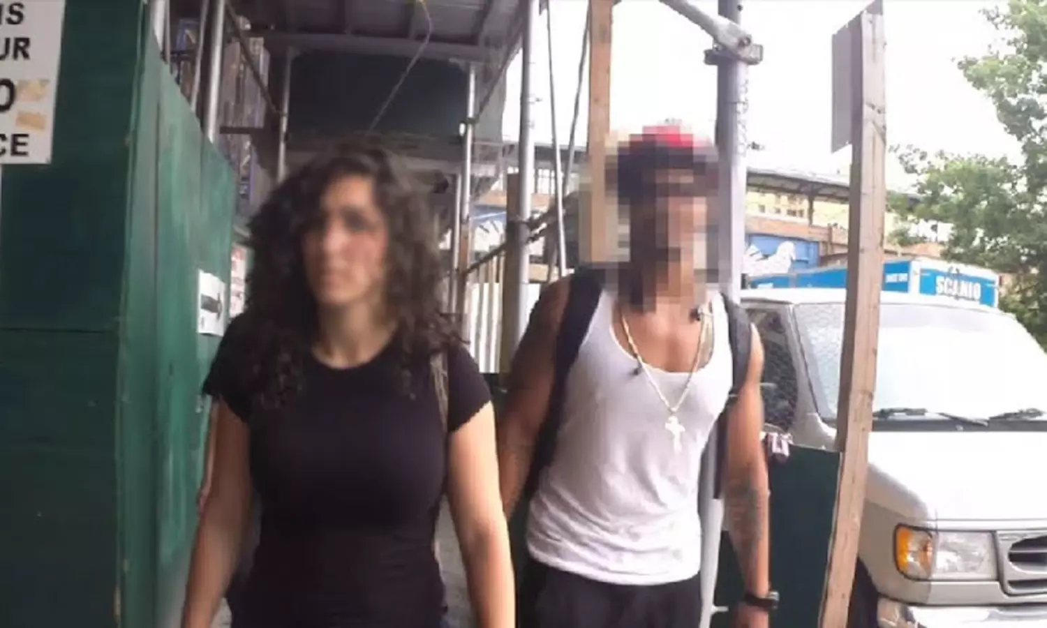 ఆఫ్రికానే కాదు.. అమెరికాలోనూ అంతే.. ఆడది కనబడితే చాలు.. వైరల్ వీడియో