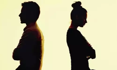 విడిపోయిన భార్యకు భరణం.. భర్తలకు హైకోర్టు షాక్