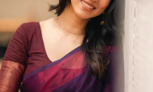 Akshaya Hariharans Purple-Maroon Look Steals Spotlight