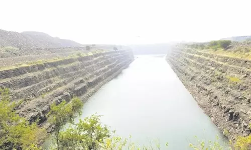 తెలుగు రాష్ట్రాల్లో మైండ్ గేమ్ పాలిటిక్స్‌.. !