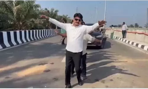 హైవేపై ఎమ్మెల్యే దురంధర్ స్టెప్పులే స్టెప్పులు.. వీడియో వైరల్!