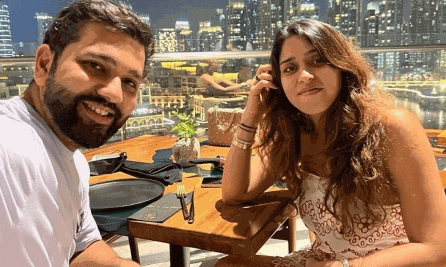 టీమిండియా కెప్టెన్ భార్య స్థిరాస్తి పెట్టుబడుల విలువ? టీమిండియా కెప్టెన్ భార్య స్థిరాస్తి పెట్టుబడుల విలువ?