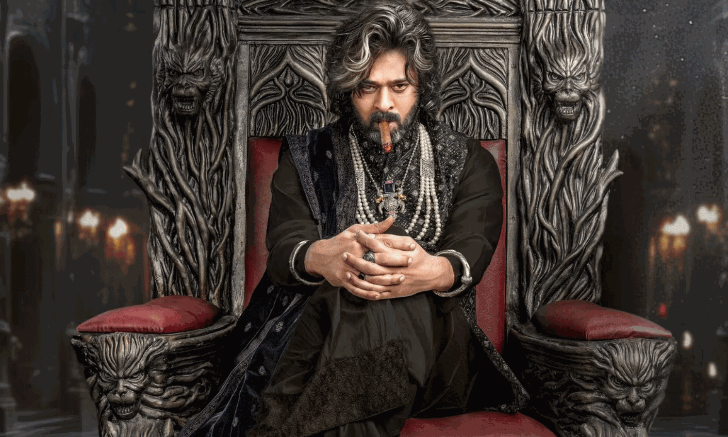 యూఎస్ రెస్టారెంట్ లో రాజా సాబ్ పైరసీ షో..! యూఎస్ రెస్టారెంట్ లో రాజా సాబ్ పైరసీ షో..!