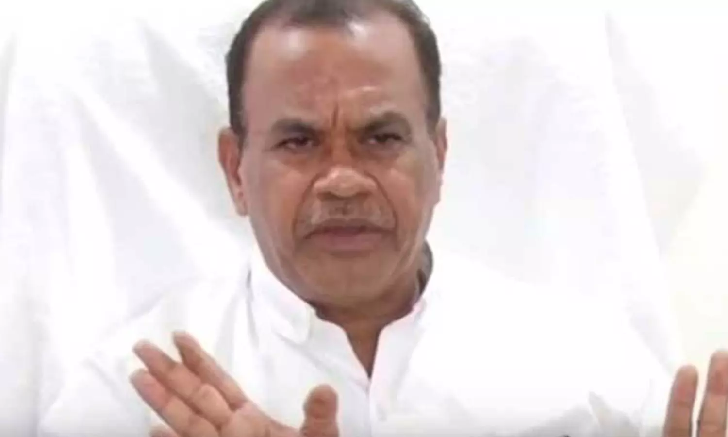 టికెట్ రేట్లపై ఒక్క సంతకం కూడా పెట్టేలేద‌ట!