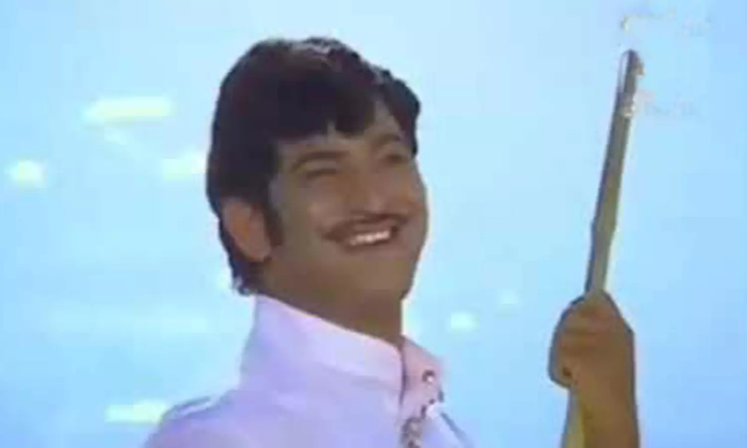 పంతం పట్టి సంక్రాంతికి వచ్చిన క్రిష్ణ మూవీ .... రిజల్ట్ చూస్తే షాక్ !