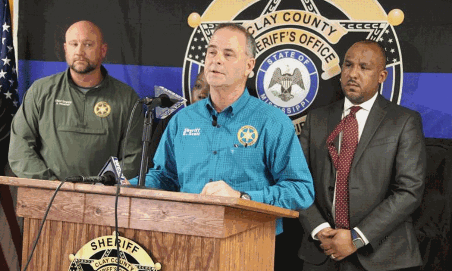 అమెరికాలో ఘోరం.. మిసిసిపీలో కాల్పుల కలకలం.. చిన్నారితో సహా ఆరుగురు బలి! అమెరికాలో ఘోరం.. మిసిసిపీలో కాల్పుల కలకలం.. చిన్నారితో సహా ఆరుగురు బలి!