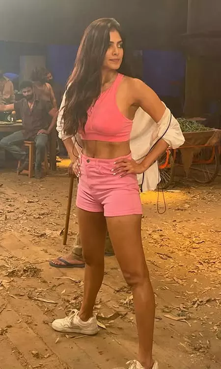 Malavika Wins Big Love from Audience as Bhairavi