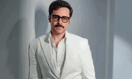 పోటీకి భ‌య‌ప‌డ‌ట్లేదు.. ఆయ‌న వ‌ల్లే సినిమా లేట‌వుతోంది