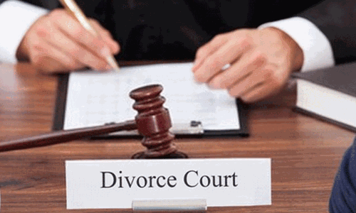 భర్త పంచె కట్టు నచ్చట్లేదని  విడాకులు... బిగ్  ట్విస్ట్  ఏమిటంటే..!