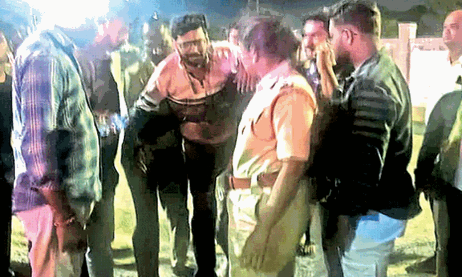 బెజవాడలో రౌడీల బీభత్సం.. మత్తులో తూగుతూ ఢీ కొట్టేసి వెళ్లిపోయారు