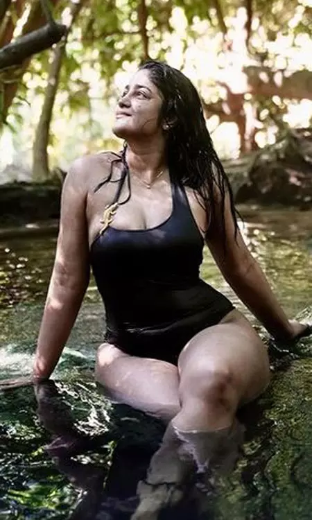 Chocolate Beauty Dimple Hayatis Social Media Spark