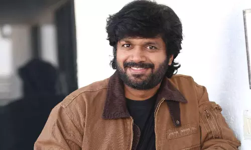 హిట్ మెషిన్ రేసులో ఇద్ద‌రు హీరోలా?