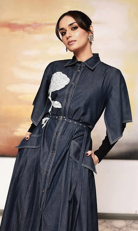 Manushi Chhillar’s Elegant Rise: From Beauty Queen to Versatile Actress