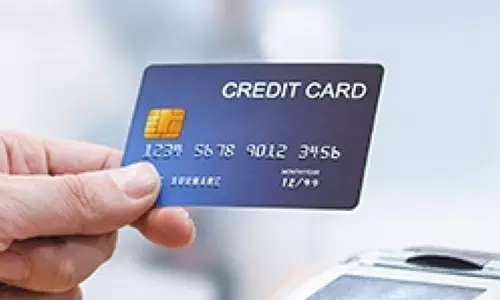 క్రెడిట్ కార్డ్ ఎడాపెడా వాడేస్తున్నారా? ఐటీ నోటీసు రెడీ..