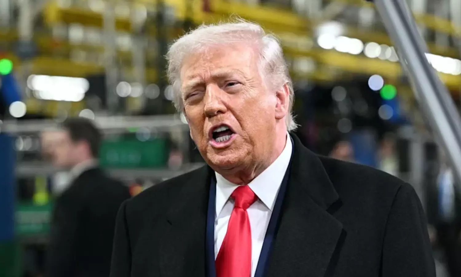 ట్రంప్ కు భారీ అవ‌మానం.. పెడో ప్రొటెక్ట‌ర్ అంటూ ట్రోల్