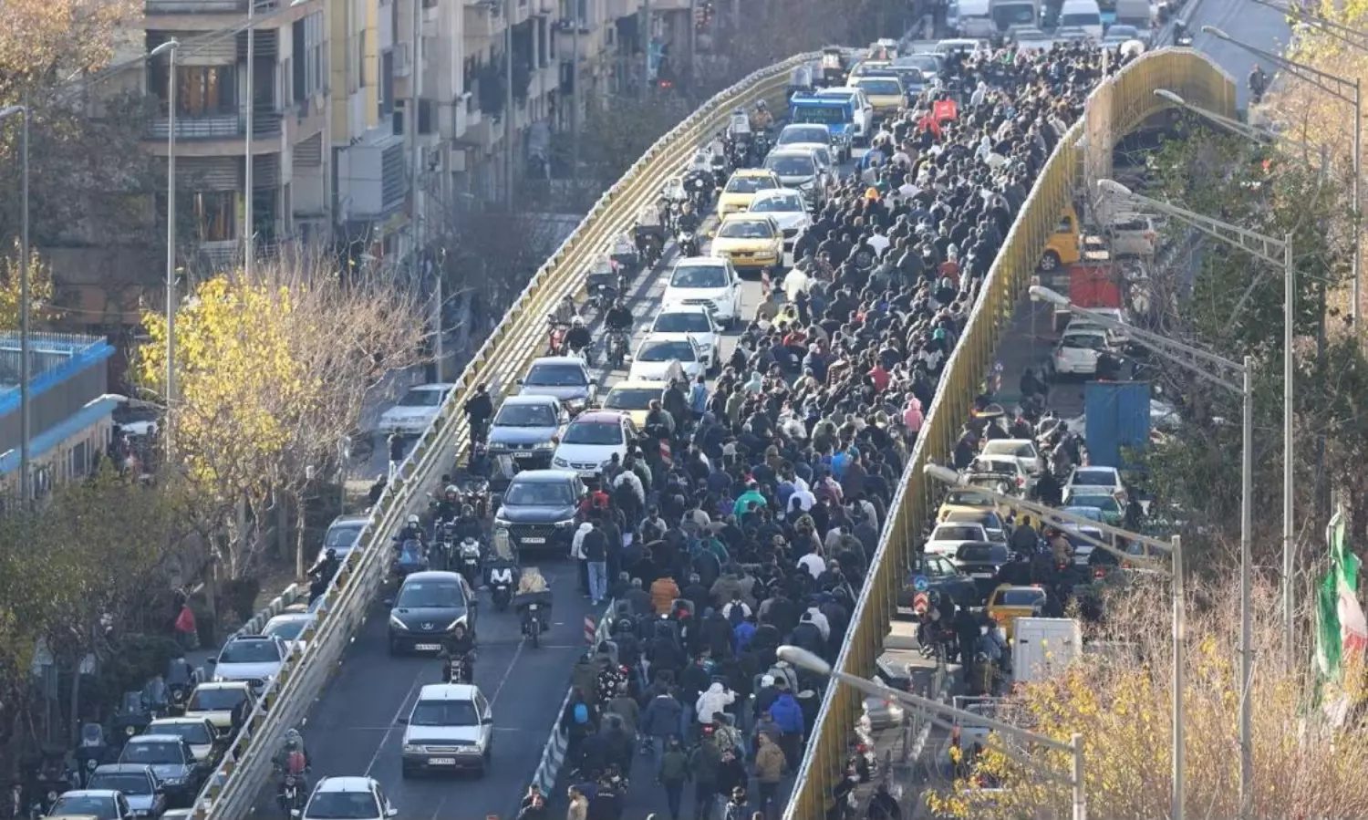 ఏది దొరికితే దాంట్లో వెళ్లిపోండి..ఇరాన్ లోని భార‌తీయులకు హెచ్చ‌రిక‌