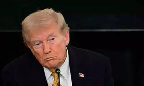 చీకట్లో ఒంటరిగా ఉన్నాను.. డబ్బులు పంపండి... ట్రంప్ వార్ రూమ్ డ్రామా