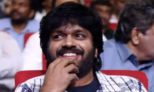 నిర్మాతకు కారు.. ఓ ట్విస్ట్ ఇచ్చిన రావిపూడి